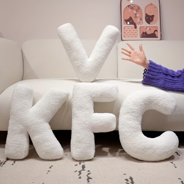 Hvit Bokstav Dekorativ Pute – Myk Og Allsidig | Kreative Puter For Sofaen Og Sengen | Luvikno