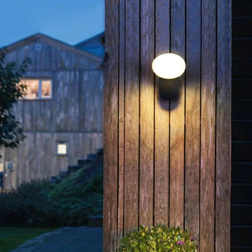 SecureLight - LED Bevegelsessensor Utendørs Lampe | Vanntett & Energieffektiv | Luvikno