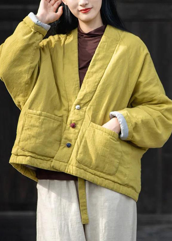 Luvik | Hienopintaisten puuvillatalvivaatteiden takit, joissa on taskut ja keltainen V-pääntie