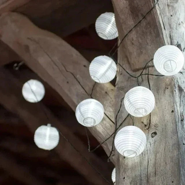 Solar Lantern String Light for Outdoors – Fargerike lanterner for hage- og terrassebelysning | Luvikno