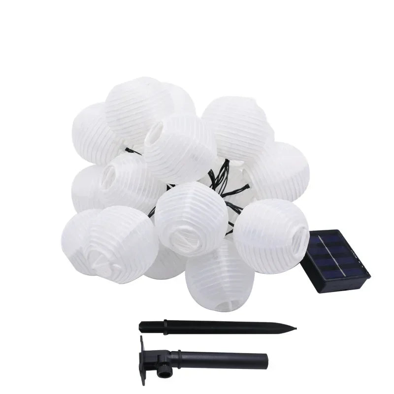 Solar Lantern String Light for Outdoors – Fargerike lanterner for hage- og terrassebelysning | Luvikno