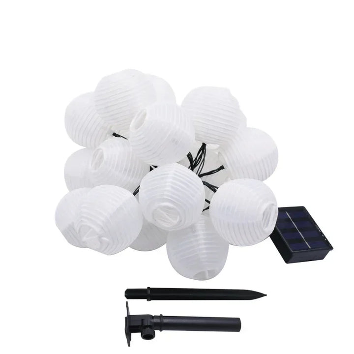 Solar Lantern String Light for Outdoors – Fargerike lanterner for hage- og terrassebelysning | Luvikno
