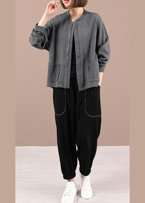 Luvik | Harmaa neuleliivi vetoketjulla ja pitkähihaisella patchworkilla