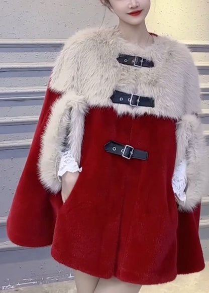 Luvik | Punaisilla häilyvillä taskuilla varustettu patchwork-takki