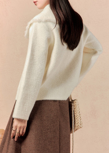 Luvik | Yksiväriset minkiset samettitakit valkoisilla nappitaskuilla talvi