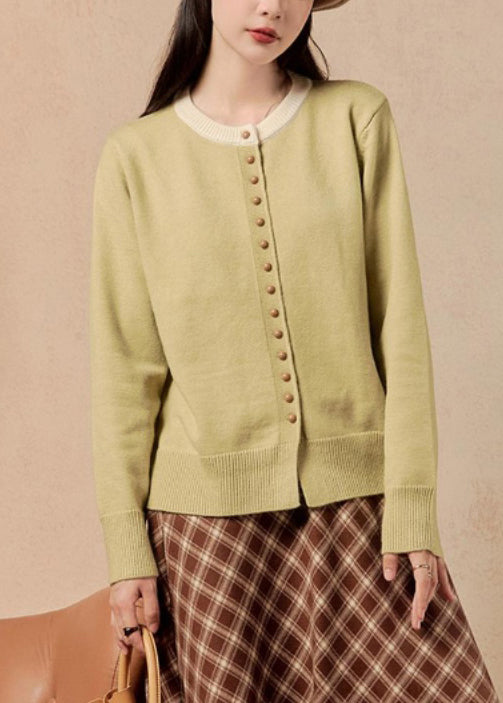 Luvik | Napapaitajakku napilla O-kaula keltainen talvi