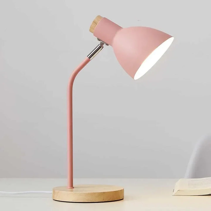 WoodWeave Treleri Kreativ Bordlampe – Unik lampe for stemningsfull belysning | Luvikno