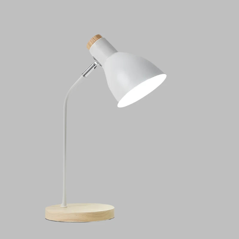 Tre Bordlampe – Kreativ Skandinavisk Skrivebordslampe laget av Tre og Metall | Luvikno