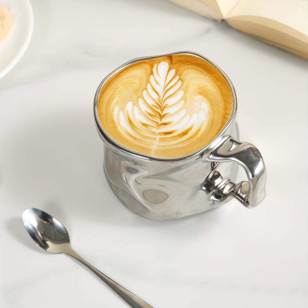 CreArt Mug – Håndlaget keramisk kaffekopp med unikt krøllet design | Luvikno