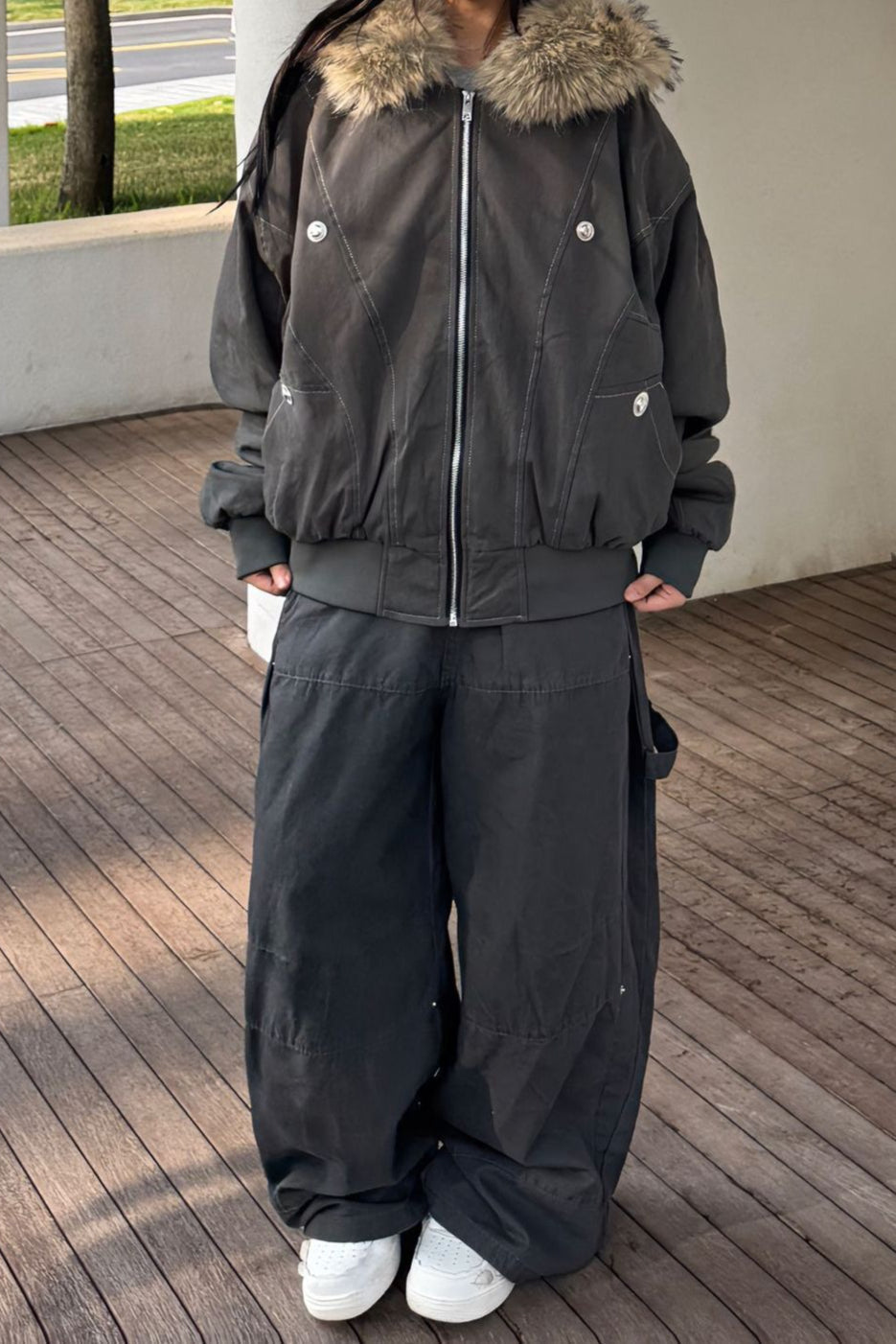 Luvik | Lyhyt Puffer-takki turkiskauluksella