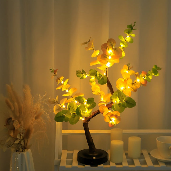 EucalyptusGlow Tre - LED Bonsai Lampe med Oppladbar Drive Luvikno