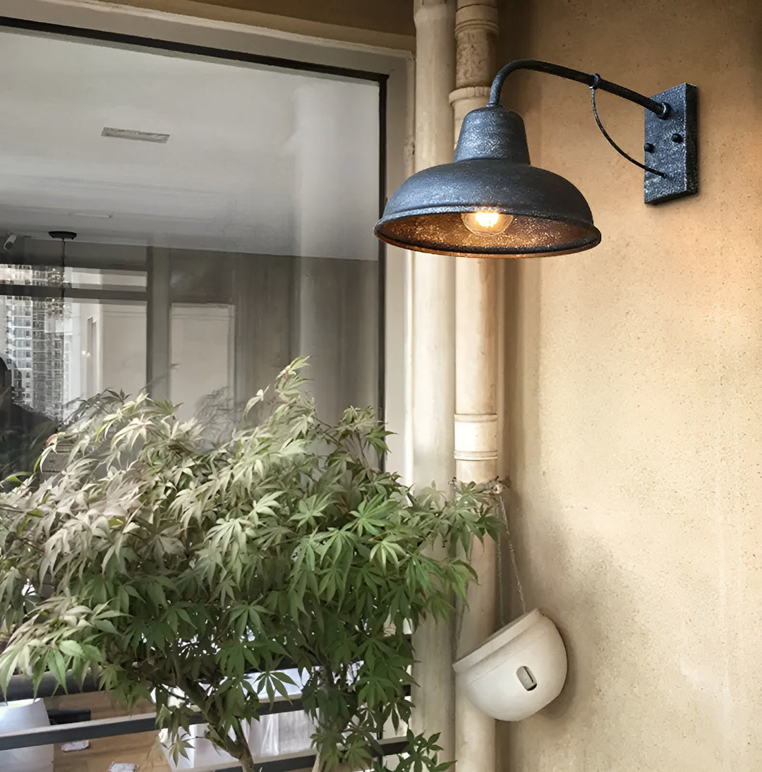 Luvikno | Rustikk jern vegglampe - Vintage utendørsbelysning