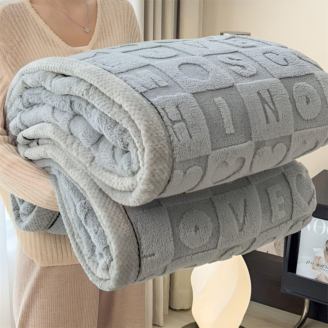 CoralDream Teppe - Varm Fleece Vinterteppe med Dobbeltsidig Hjerte- og Bokstavdesign | Luvikno