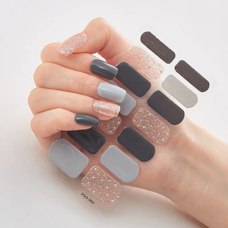 GlitzNail – Festive Christmas Nails Rask, Komplett Uten Salong Luvikno