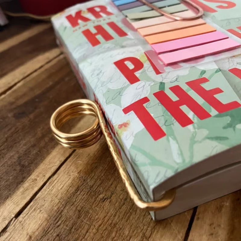 Luvikno | GripLux Ring Holder — Smertfri lesing i luksuriøs stil som slapper av tommelen din og holder boken åpen (3 stykker)