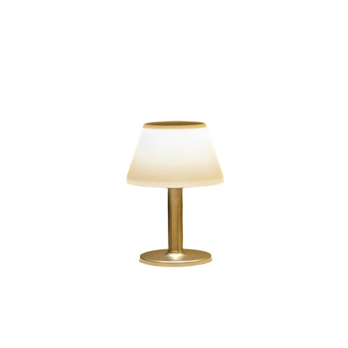 Elegant solid bordlampe for utendørs sjarm Luvikno