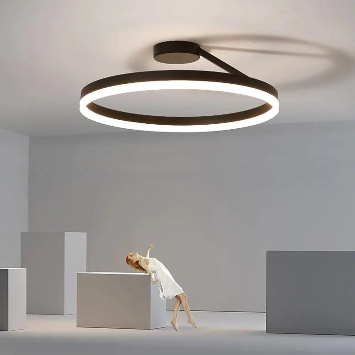 Luvikno | RadiantGlimmer Taklampe - Luksuriøs gull LED-belysning med metallelementer