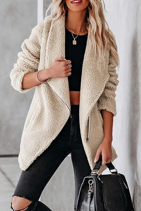 Luvik | rento lampaan-nahkatakki vetoketjullisilla taskuilla ja laatikkovillatakki