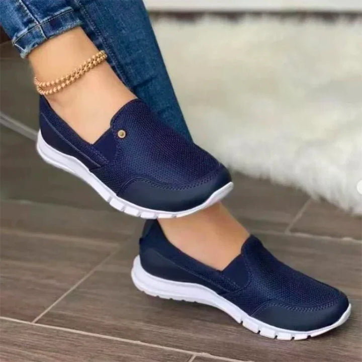Luvik | Keveät Slip-On-tennarit, joissa on kevyet istuvuus