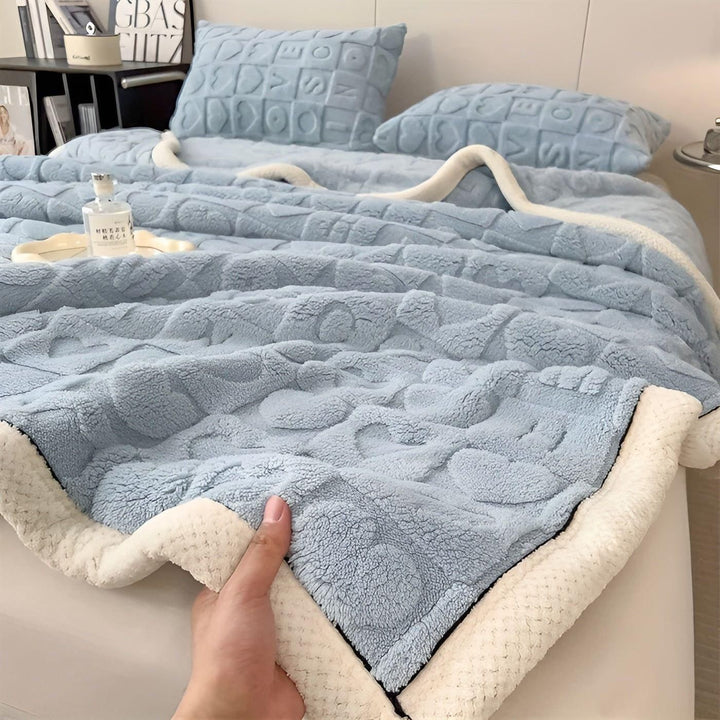CoralDream Teppe - Varm Fleece Vinterteppe med Dobbeltsidig Hjerte- og Bokstavdesign | Luvikno