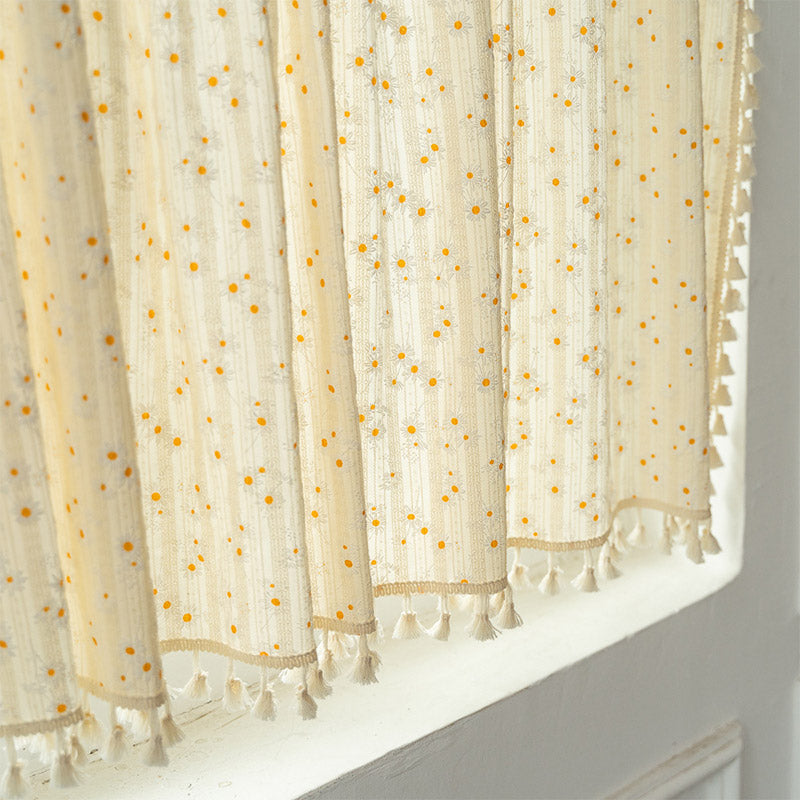 Beige Daisy Pattern Tier Gardin i Bomull Lin Stoff | Luvikno
