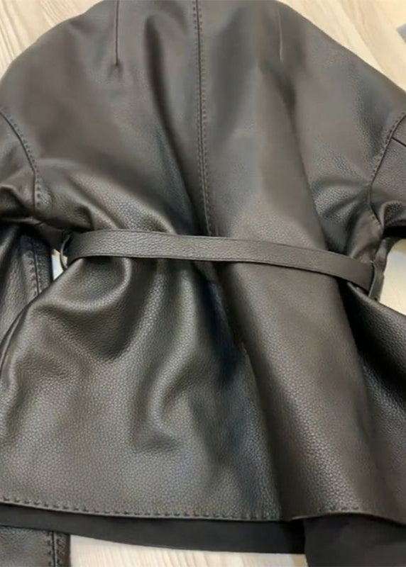 Luvik | Völjytty keinonahkavetoketjupuku – Minimalistinen kietaisusuunnittelu