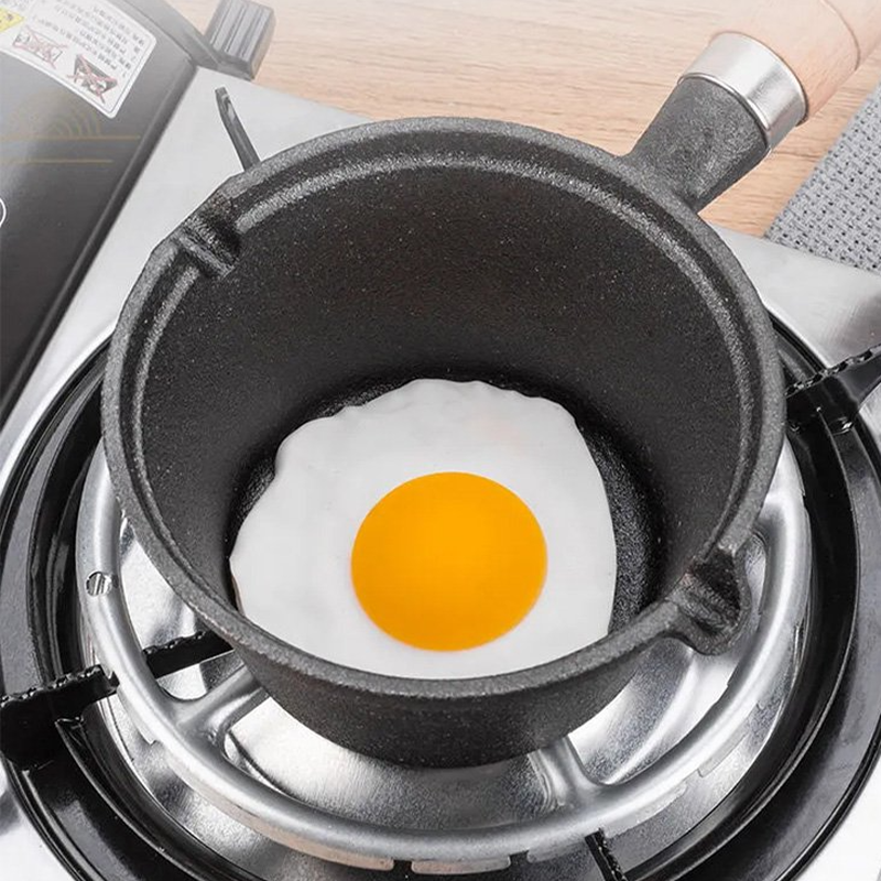 Gryte i støpejern med non-stick flat bunn omelettpanne med trehåndtak | Luvikno