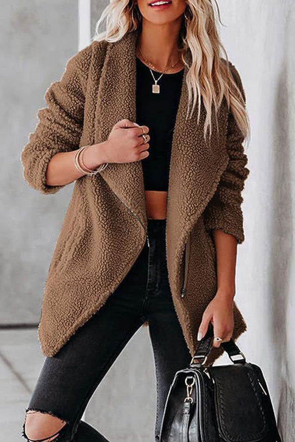 Luvik | rento lampaan-nahkatakki vetoketjullisilla taskuilla ja laatikkovillatakki