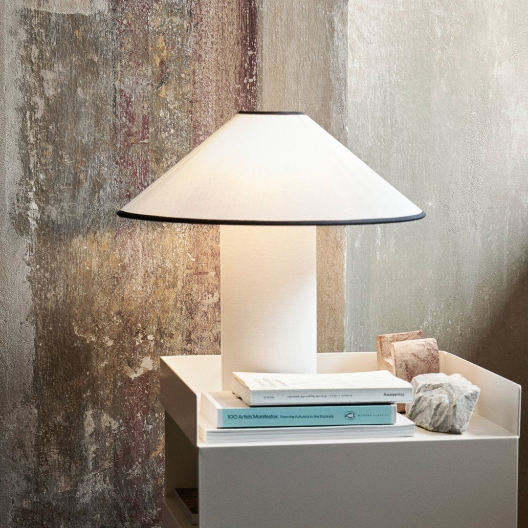 Bordlampe med tekstilskjerm – Lunara | Luvikno