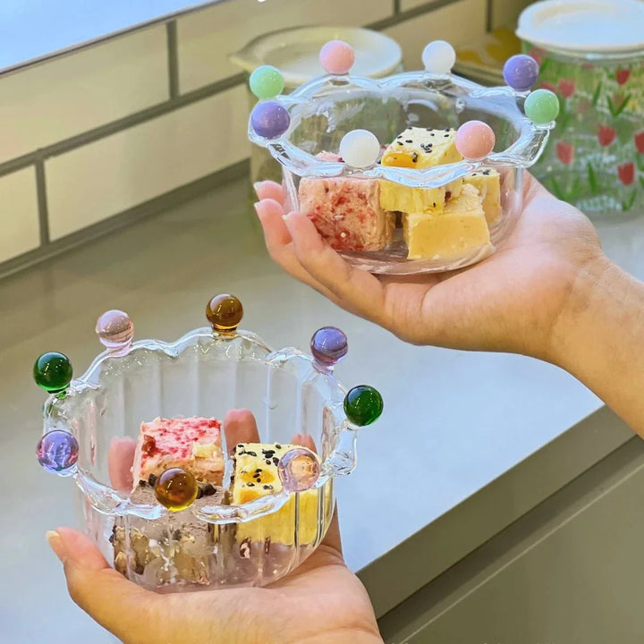 Fargerik Kroneformet Dessertskål - Miljøvennlig Glassdesign | Luvikno