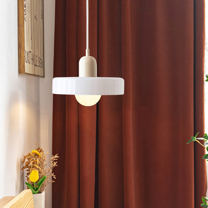 Luvikno | Fargerik Pendellampe i Bauhaus Stil - StiloGlas