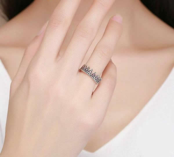 Sterling Silver Pink Crown Heart Ring | Luvikno