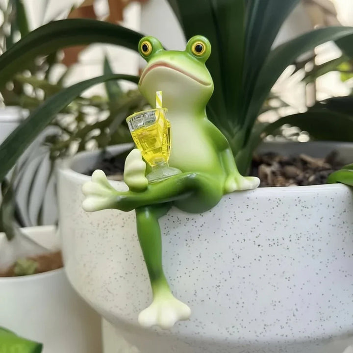 Tipsy Frog Pot Hanger | Luvikno
