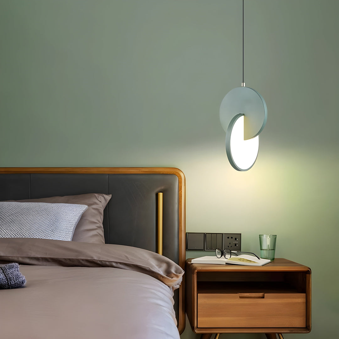 Moderne skandinaviske LED pendellampe med rundt ramme og varmt glød Luvikno