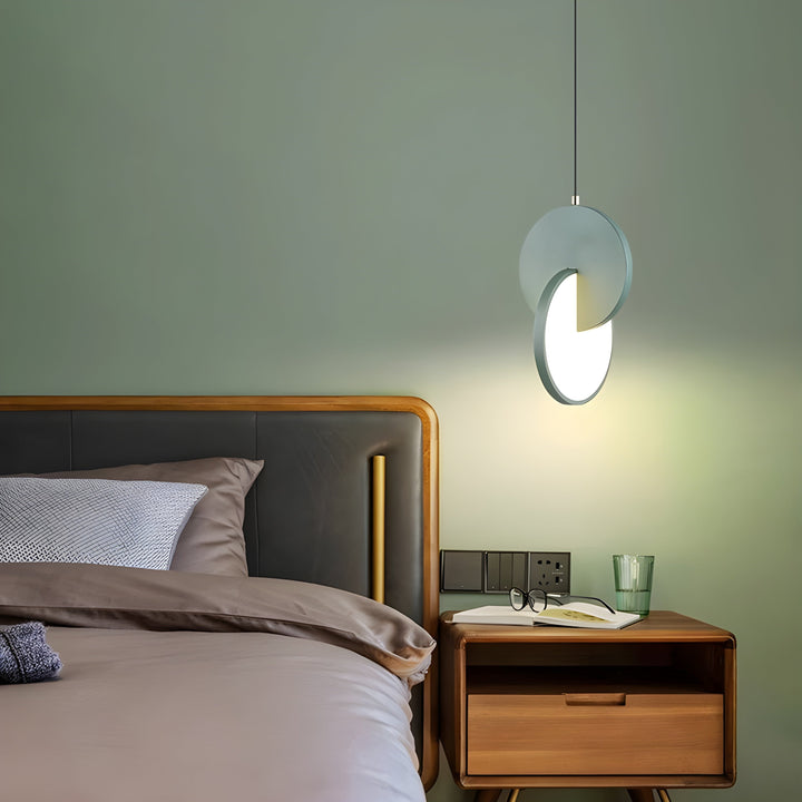 Moderne skandinaviske LED pendellampe med rundt ramme og varmt glød Luvikno