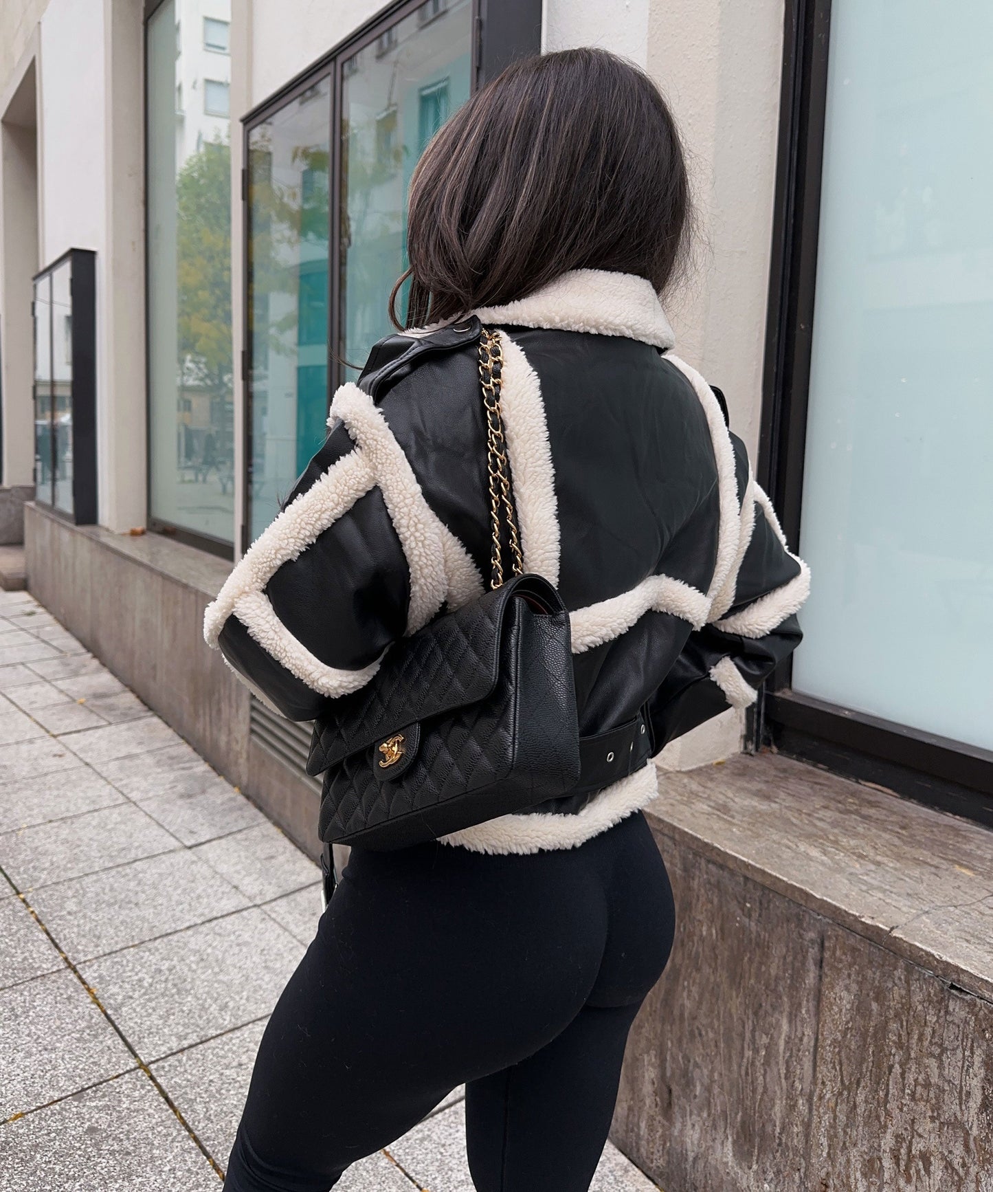 Luvik | Daria teddy-velourilla Musta