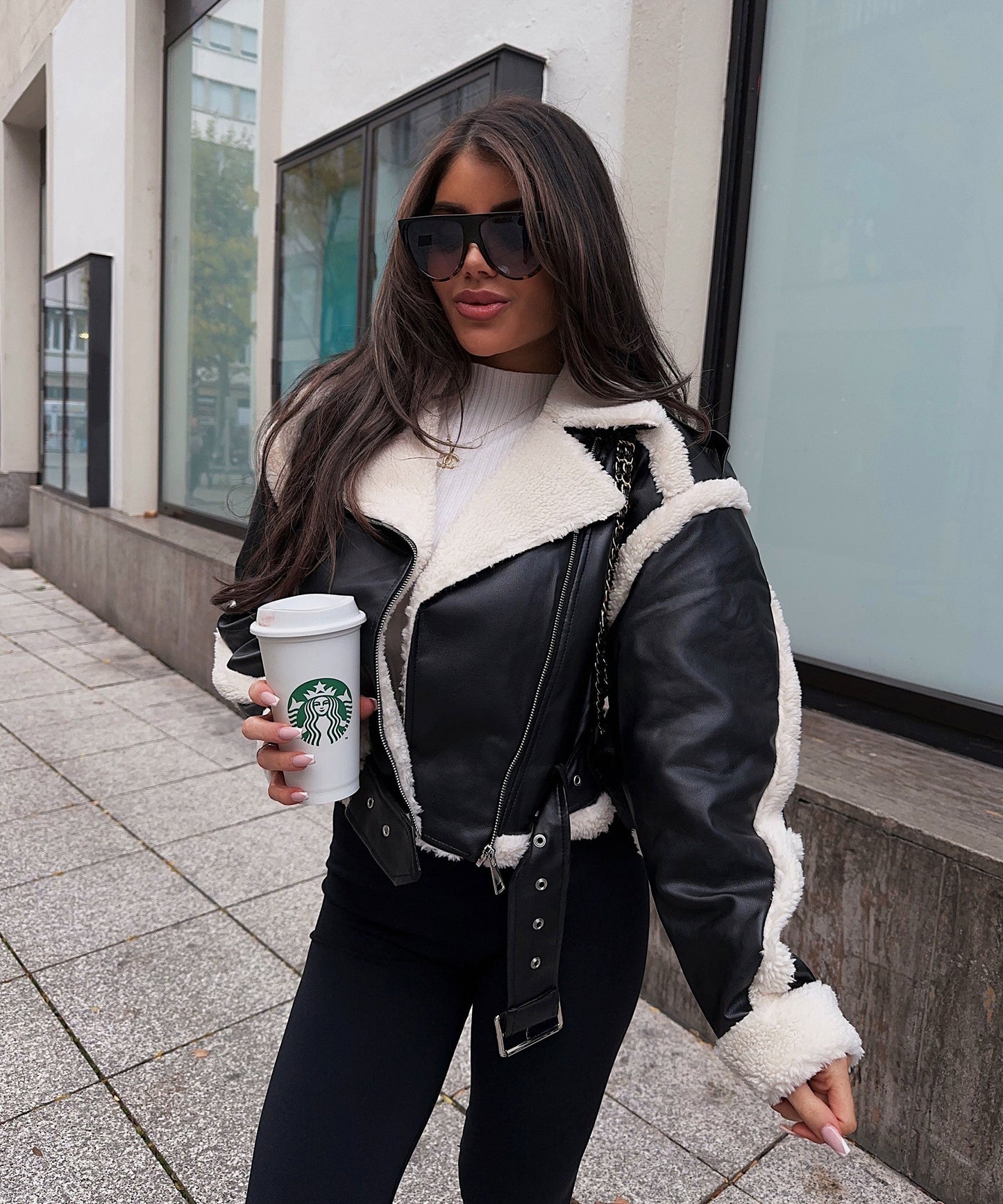 Luvik | Daria teddy-velourilla Musta