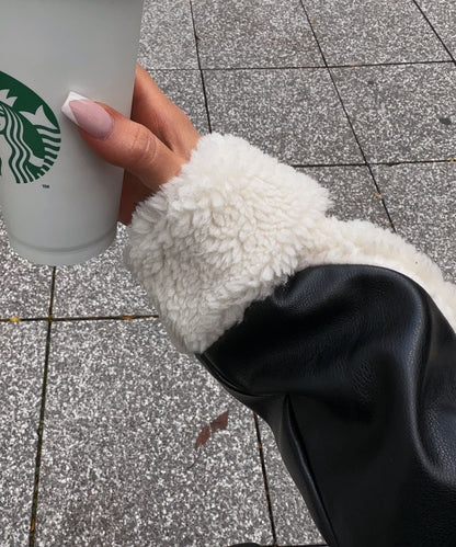 Luvik | Daria teddy-velourilla Musta