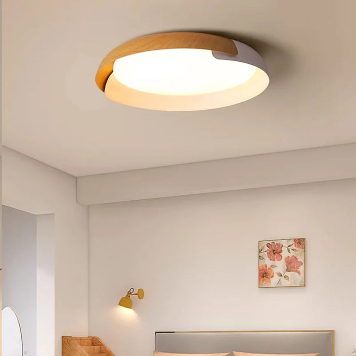 Moderne taklampe med trefinish – Stilfull LED-belysning for stue | Luvikno