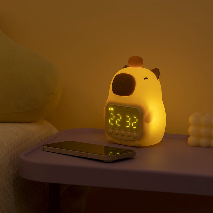Søt Capybara Nattlys LED – Barnevekkerklokke & Nattlampe for Soverom | Luvikno