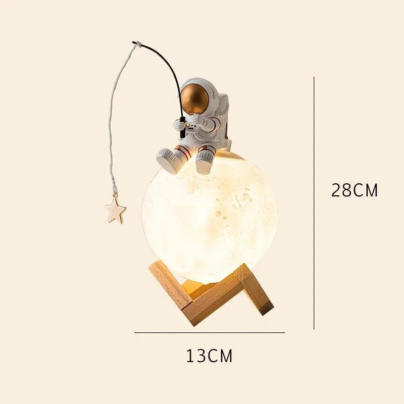 3D Astronaut Månelampe med LED Nattlys, Dempbar Berøringskontroll og Dekorasjon for Barnerommet | Luvikno