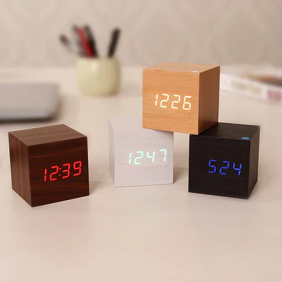 Woodgrain LED Skrivebord Klokke | Luvikno