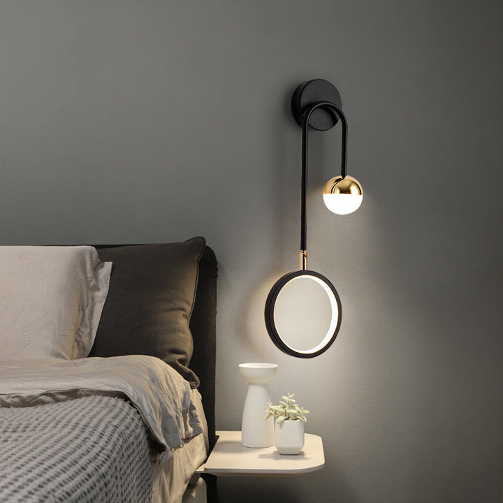 Nordic svingbar LED vegglampe for moderne interiører | Luvikno