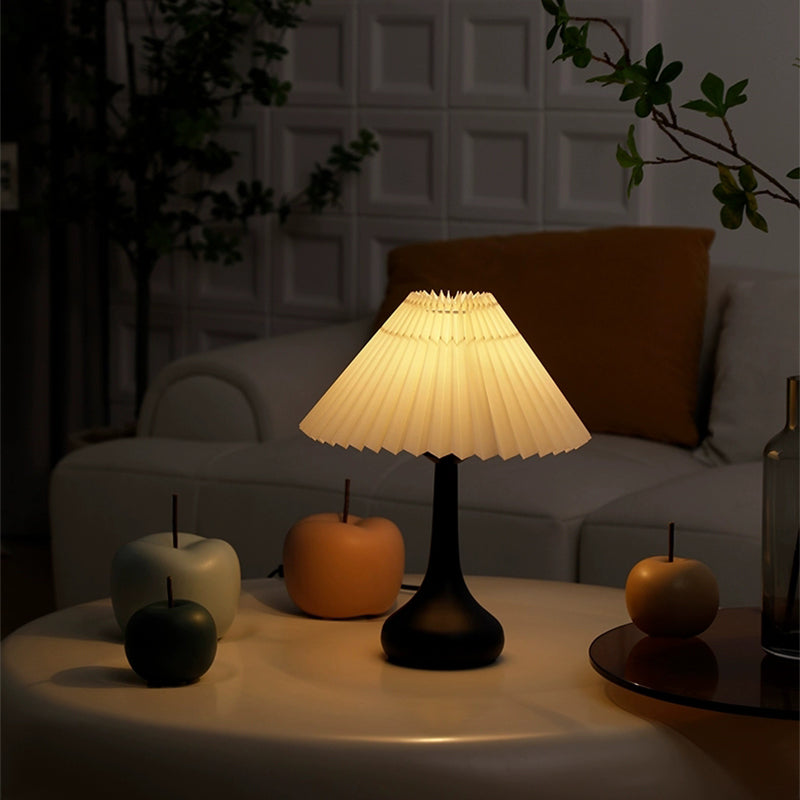 Nordisk Folds lampe med LED lys – Moderne dekorativ bordlampe for stue og soverom | Luvikno