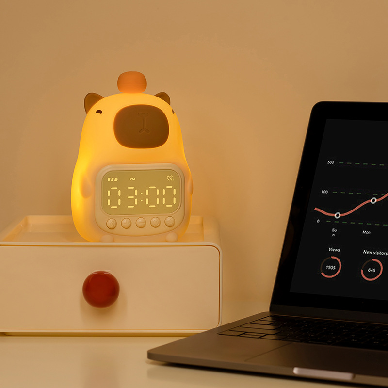 Søt Capybara Nattlys LED – Barnevekkerklokke & Nattlampe for Soverom | Luvikno