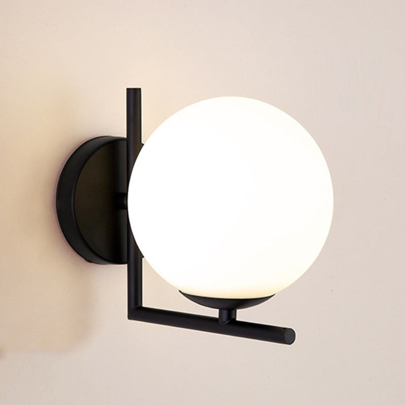 Moderne rund vegglampe med glasskuppel – Elegant veggfeste for soverom og stue | Luvikno