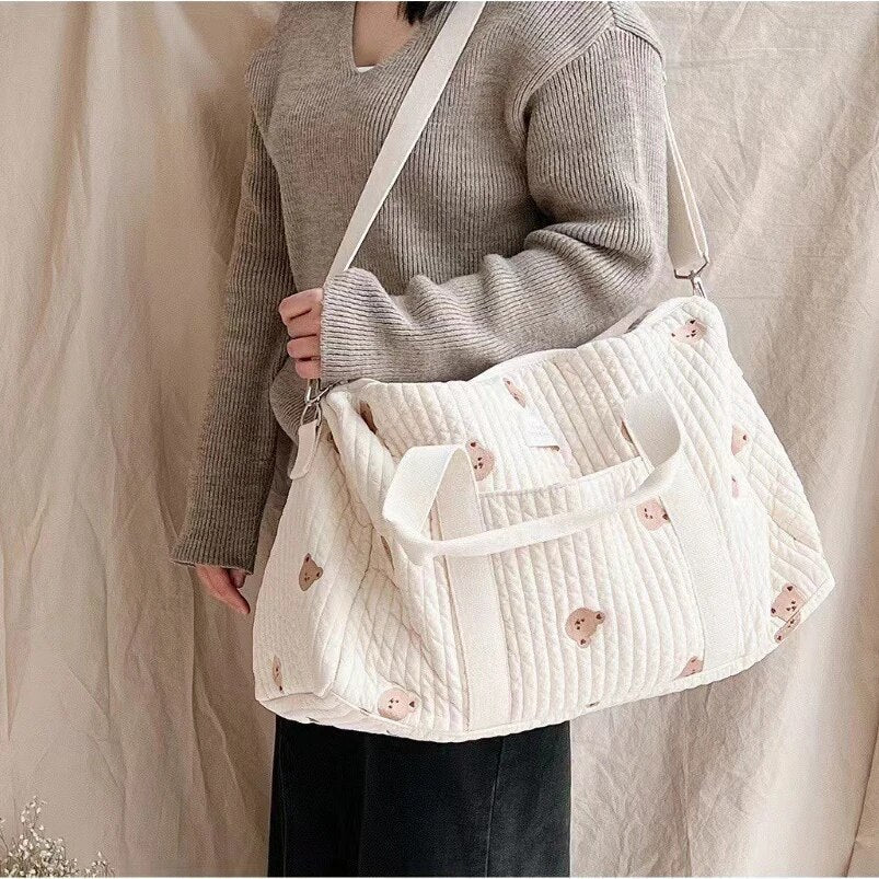 Careline Luksus Graviditet Bag med Romslig Hovedrom og Myk Finish | Luvikno