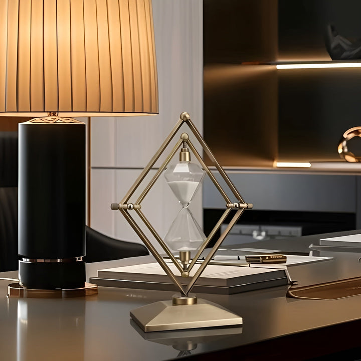 Timeglass med geometrisk metallramme – Dekorativ og avslappende | Med hvit sand som meditasjonstimer | Luvikno
