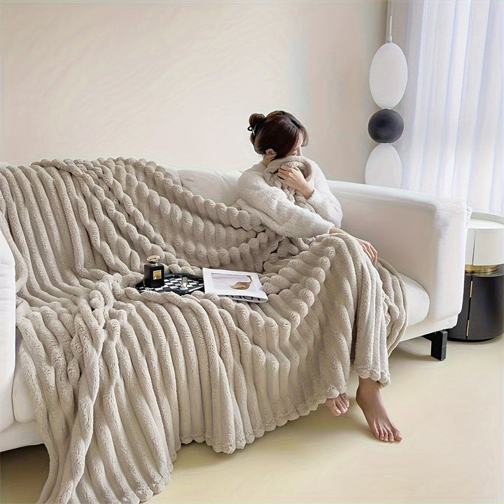 LuxeFleece – Elegant fransk stil teppe for Comfort Luvikno