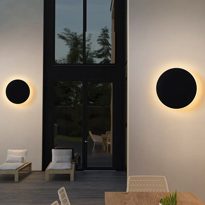 Elegant LED vegglys for utendørs bruk - Minimalistisk rund design | Luvikno
